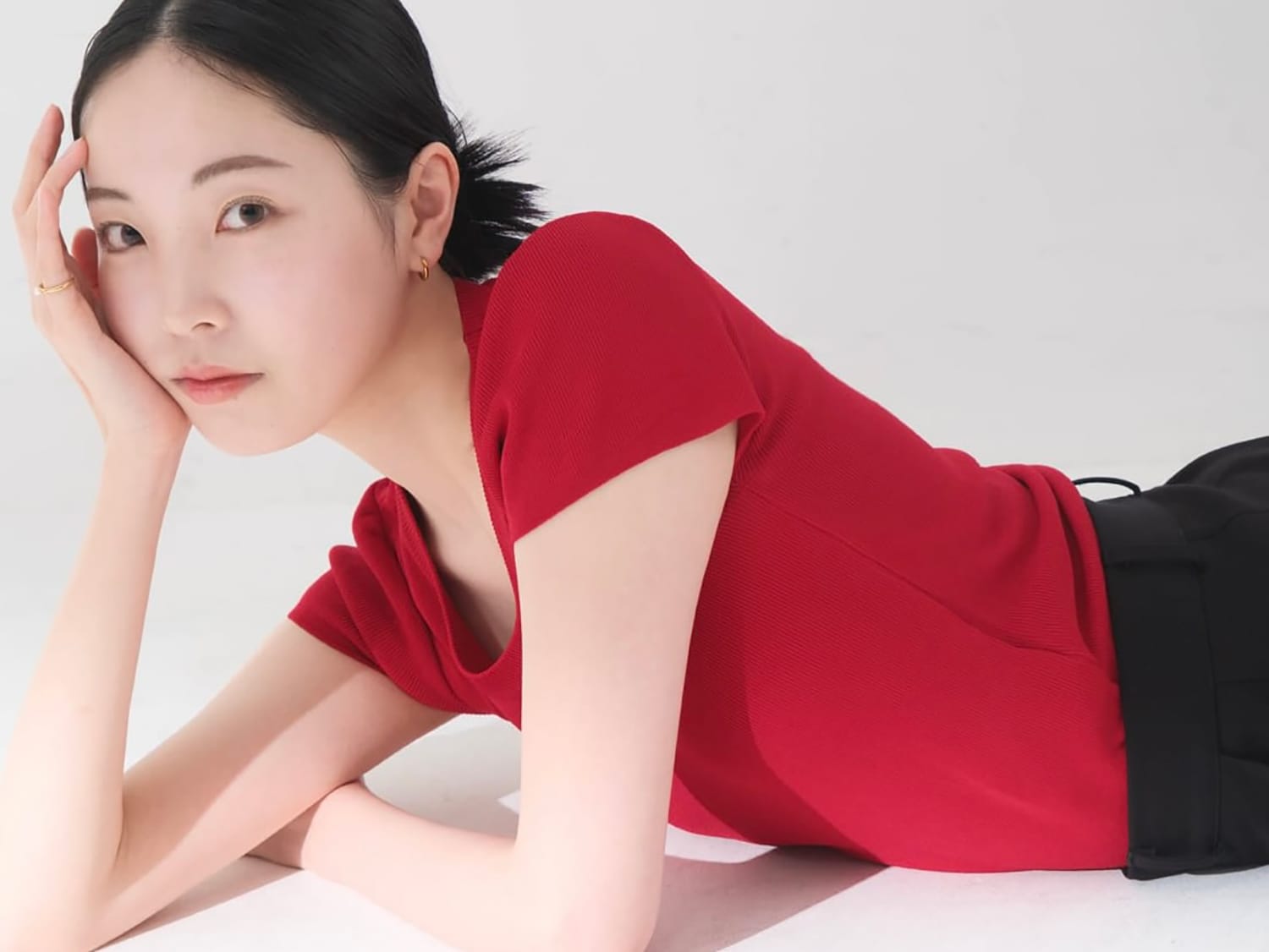 桃華(MOMOKA)| ファッションモデル:Height 171cm / Bust 77cm / Waist 59cm / Hips 83cm / Shoes 24.5