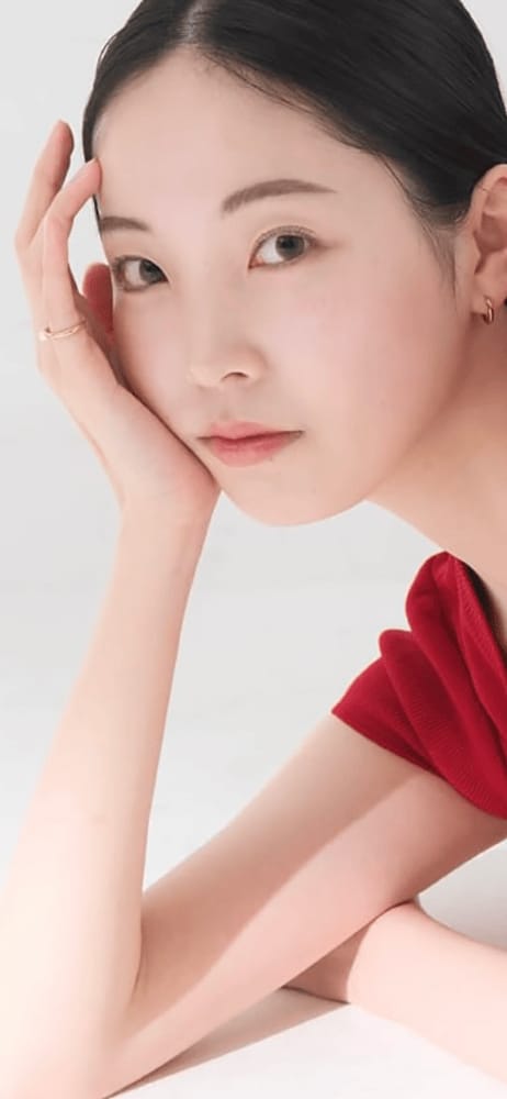 桃華(MOMOKA)| ファッションモデル:Height 171cm / Bust 77cm / Waist 59cm / Hips 83cm / Shoes 24.5